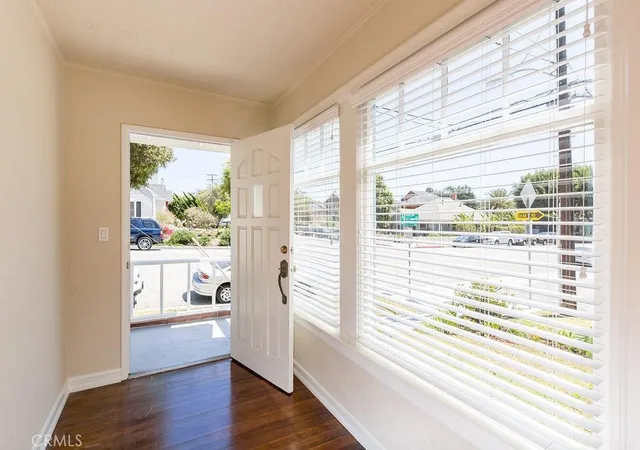 Listing Photo 5 - Condo for sale in building located at 601 Carnelian, Redondo Beach, CA 90277