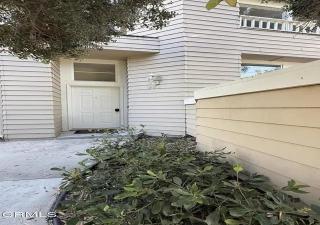 Photo 1 of Condo for sale at 882 Barber Ln, Ventura, CA 93003 | MLS# V1-37894 | Listing updated on 2026-10-30