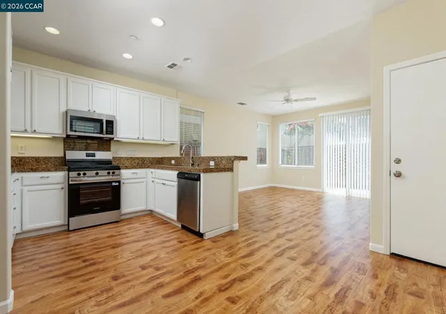 Photo 3 of Sale Pending at 452 Chestnut St, Brentwood, CA 94513 | MLS# 41143269 | Listing updated on 2026-10-01