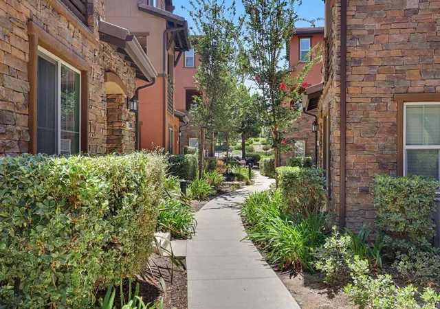 Listing Photo 5 - Condo for sale in building located at 2770 Sparta, Chula Vista, CA 91915 - Unit #9