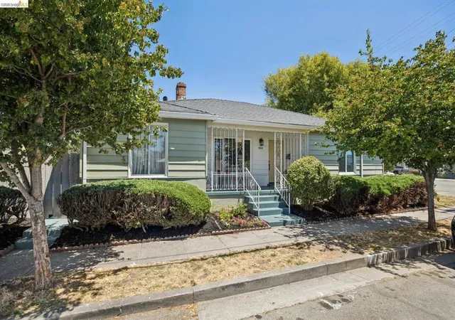 Photo 1 of Single family home for sale at 904 Wilson Ave, Richmond, CA 94805 | MLS# 41143279 | Listing updated on 2026-10-09