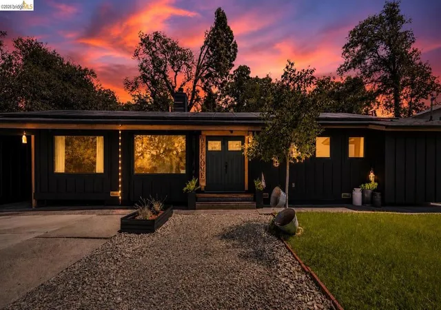 Photo 1 of Single family home for sale at 19813 Via Redonda Rd, Sonora, CA 95370 | MLS# 41143280 | Listing updated on 2026-10-30