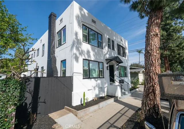Listing Photo 3 - Condo for sale in building located at 415 W Pine, Santa Ana, CA 92701