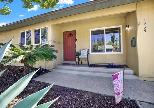Photo 4 of Single family home for sale at 13351 Silver Lake Dr, Poway, CA 92064 | MLS# 260018539SD | Listing updated on 2026-10-08