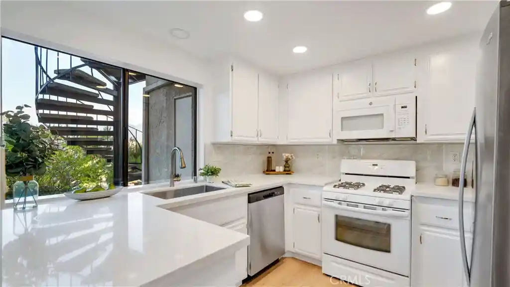 Listing Photo 1 - Condo for sale in 27861 Esporlas located at 27861 Esporlas, Mission Viejo, CA 92692 - Unit 27861 Esporlas