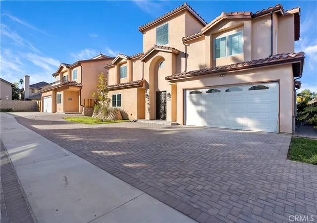 Photo 1 of Single family home for sale at 20811 W Seeasons Ln, Winnetka, CA 91306 | MLS# SR26166115 | Listing updated on 2026-10-10