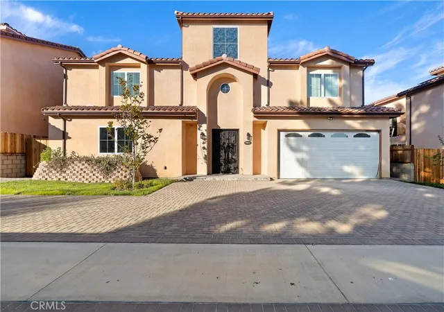 Photo 2 of Single family home for sale at 20811 W Seeasons Ln, Winnetka, CA 91306 | MLS# SR26166115 | Listing updated on 2026-10-10