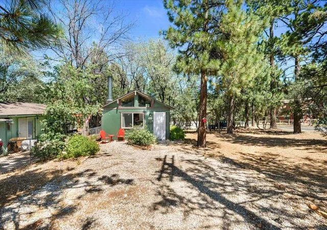 Photo 2 of Single family home for sale at 491 Imperial Ave, Sugarloaf, CA 92386 | MLS# 219150853DA | Listing updated on 2026-09-01