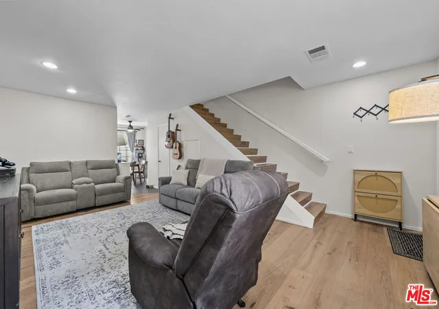 3rd image of 19124 Hamlin St #4, Reseda, CA 91335 | MLS# 26866285