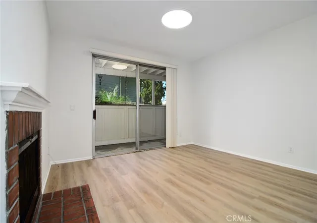 Listing Photo 1 - Condo for sale in building located at 2474 Pleasant Wy, Thousand Oaks, CA 91362 - Unit #K