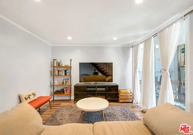 5th image of 141 W Hillcrest Blvd #2, Inglewood, CA 90301 | MLS# 26849823