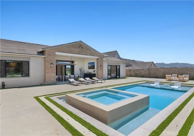 Photo 1 of Sale Pending at 18411 Boulder Blf, Silverado, CA 92676 | MLS# NP26165751 | Listing updated on 2026-10-27