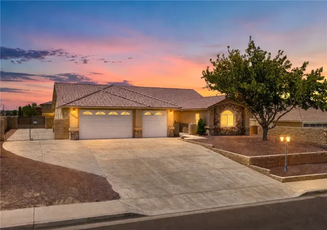 Single family home for sale at 12922 Lompoc, Apple Valley, CA 92308 | MLS# SW26164834