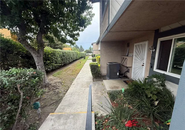 Photo 2 of Single family home for sale at 529 West 9th, Upland, CA 91786 | MLS# DW26166692 | Listing updated on 2026-10-11