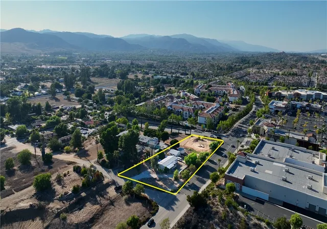 Photo 2 of Manufactured home for sale at 41395 Sycamore, Murrieta, CA 92562 | MLS# SW26164522 | Listing updated on 2026-09-01