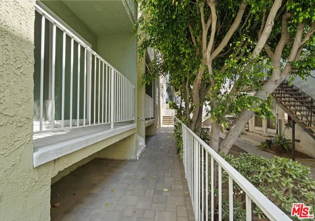 Photo 3 of Condo for sale at 428 Hill St #16, Santa Monica, CA 90405 | MLS# 26865623 | Listing updated on 2026-09-18