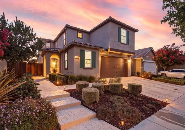 1st image of 420 Alicante Dr, Hollister, CA 95023 | MLS# ML82056086