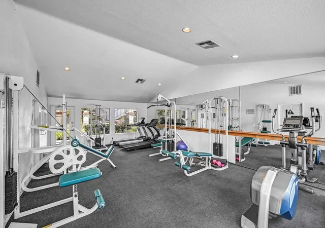 2nd image of 10915 Sabre Hl Dr, San Diego, CA 92128