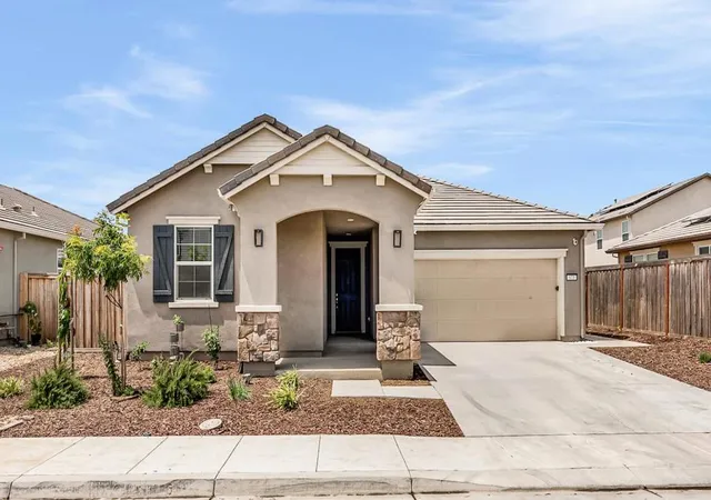 Single family home for sale at 673 Dorset Dr, Patterson, CA 95363 | MLS# ML82056091