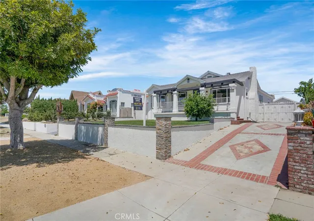 2nd image of 2033 W 76th St, Los Angeles, CA 90047 | MLS# RS26122485