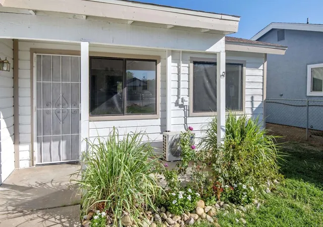 Photo 3 of Single family home for sale at 945 East St, Ramona, CA 92065 | MLS# PTP2605776 | Listing updated on 2026-09-28