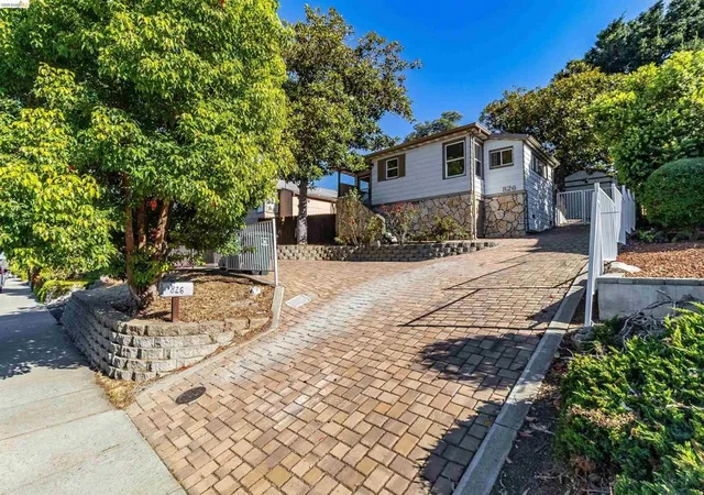 Photo 3 of Single family home for sale at 826 Benicia Rd, Vallejo, CA 94591 | MLS# 41143421 | Listing updated on 2026-09-17