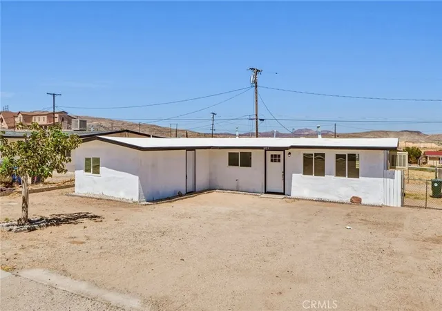 Photo 1 of Sale Pending at 1423 Mesa Dr, Barstow, CA 92311 | MLS# CV26166957 | Listing updated on 2026-10-11