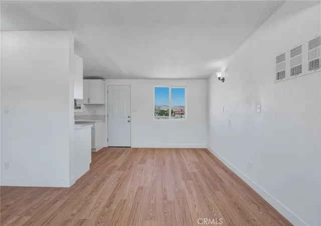 Photo 3 of Sale Pending at 1423 Mesa Dr, Barstow, CA 92311 | MLS# CV26166957 | Listing updated on 2026-10-11