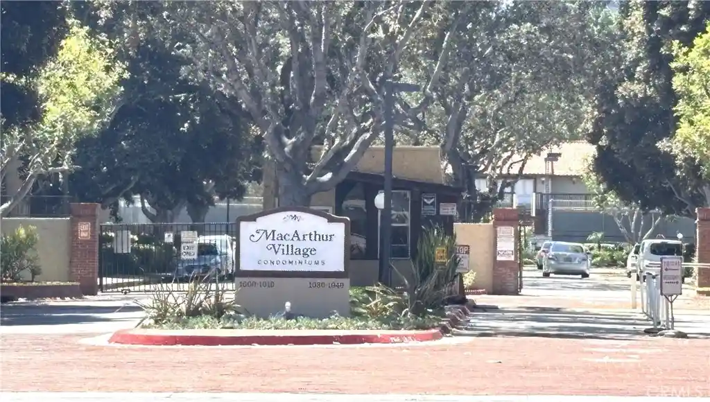 Listing Photo 2 - Condo for sale in 1030 W Macarthur Blvd located at 1030 W Macarthur Blvd, Santa Ana, CA 92707 - Unit #38