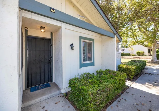 3rd image of 256 Parkside, Escondido, CA 92026 | MLS# NDP2607193