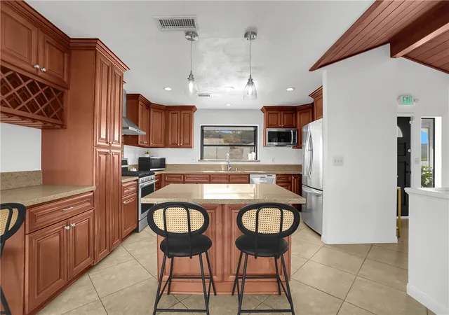 Photo 3 of Single family home for sale at 39158 Vista Del Bosque, Murrieta, CA 92562 | MLS# WS26165965 | Listing updated on 2026-10-03