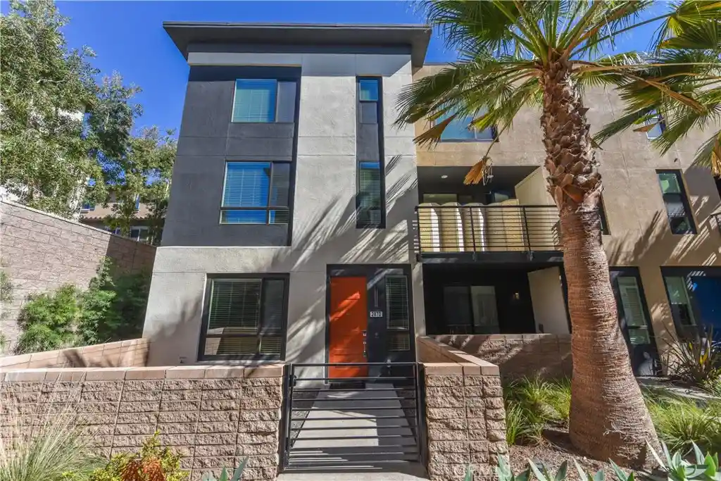 Condo for sale at 2870 N Glassell, Orange, CA 92865 | MLS# OC26163297