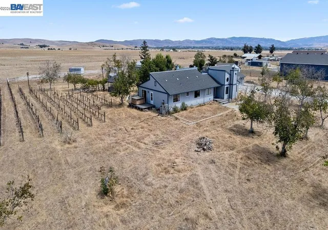 Photo 2 of Single family home for sale at 4767 Bel Roma Rd, Livermore, CA 94551 | MLS# 41143452 | Listing updated on 2026-09-16