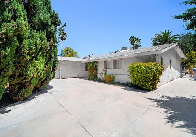 Photo 1 of Sale Pending at 5614 Oso Ave, Woodland Hills, CA 91367 | MLS# SR26166789 | Listing updated on 2026-09-24
