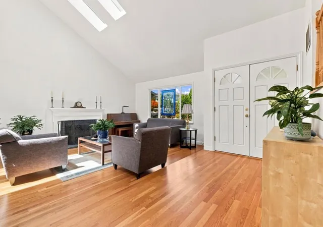 5th image of 2547 Somerset Dr, Belmont, CA 94002 | MLS# ML82056141