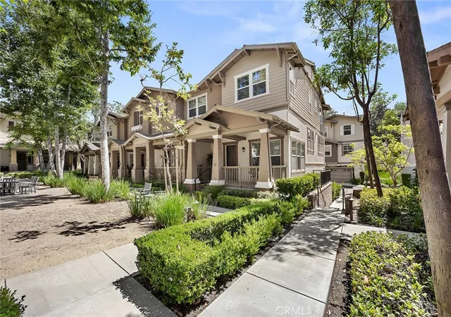 Photo 3 of Townhouse for sale at 21 Arlington St, Ladera Ranch, CA 92694 | MLS# OC26166554 | Listing updated on 2026-10-04
