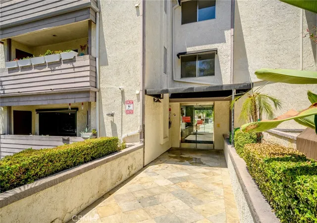 Photo 2 of Condo for sale at 20253 Keswick St #331, Winnetka, CA 91306 | MLS# GD26167123 | Listing updated on 2026-09-15