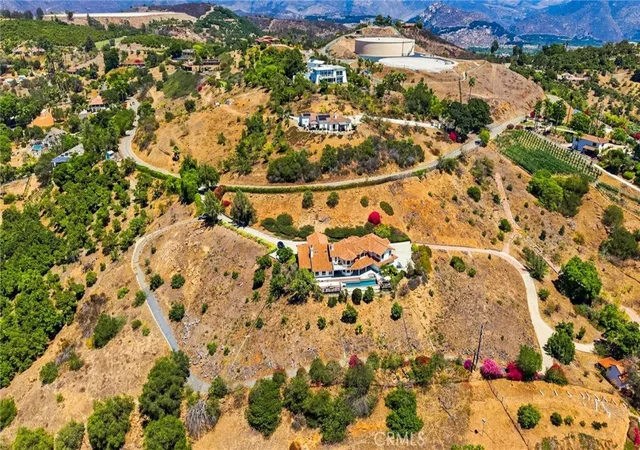 Photo 4 of Single family home for sale at 2323 Wilt, Fallbrook, CA 92028 | MLS# OC26167140 | Listing updated on 2026-10-02