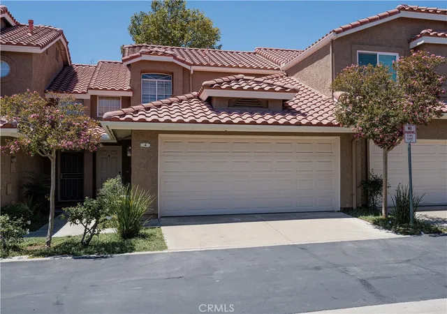 Photo 1 of Townhouse for sale at 28102 Bob White Cir #4, Santa Clarita, CA 91350 | MLS# SR26166624 | Listing updated on 2026-10-08