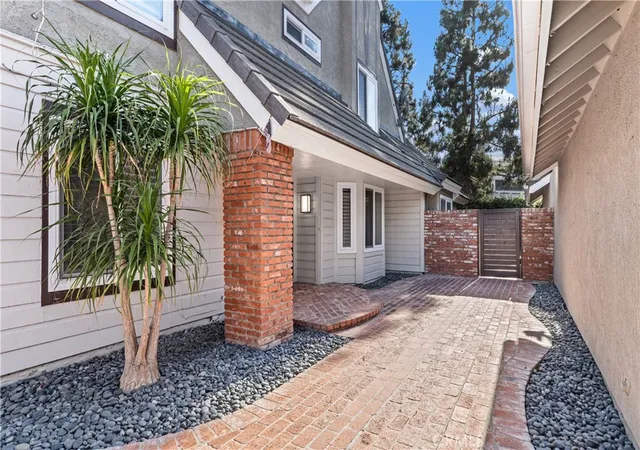 Photo 3 of Single family home for sale at 3413 Summerset, Costa Mesa, CA 92626 | MLS# PW26163721 | Listing updated on 2026-09-26