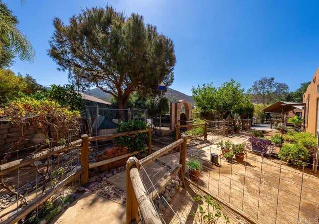 Photo 4 of Single family home for sale at 614 Snowden Pl, El Cajon, CA 92019 | MLS# PTP2605794 | Listing updated on 2026-09-22