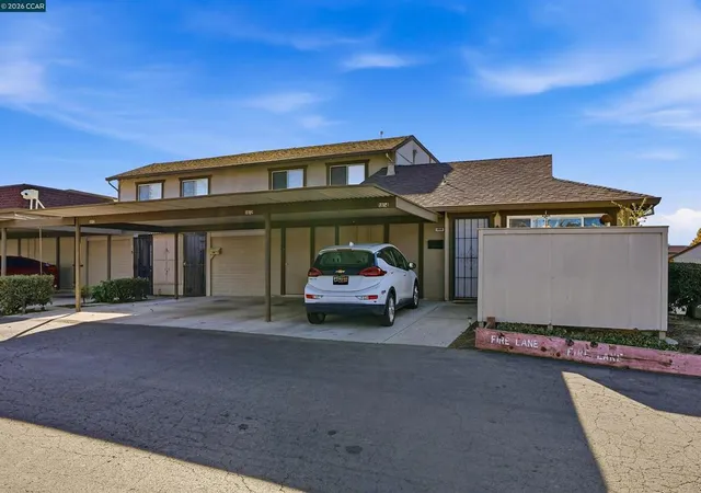 Photo 2 of Townhouse for sale at 1814 San Jose Dr, Antioch, CA 94509 | MLS# 41143493 | Listing updated on 2026-09-18