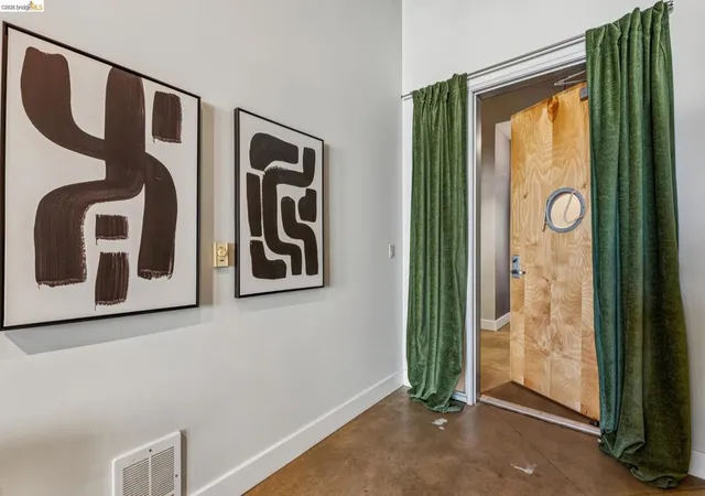 4th image of 201 4Th St #302, Oakland, CA 94607 | MLS# 41143497