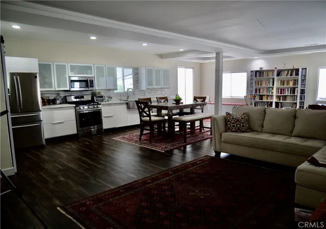 5th image of 8901 Eton Ave #11, Canoga Park, CA 91304 | MLS# SR26167387
