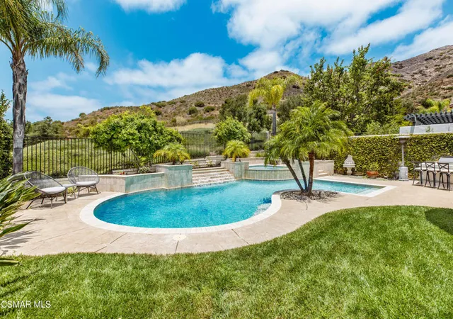 Photo 4 of Single family home for sale at 961 Alexandra Ct, Oak Park, CA 91377 | MLS# 226003642 | Listing updated on 2026-10-09