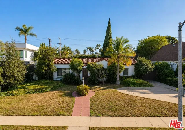 Photo 2 of Single family home for sale at 513 N Rexford Dr, Beverly Hills, CA 90210 | MLS# 26866639 | Listing updated on 2026-09-24