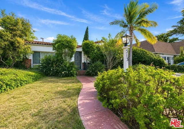 Photo 3 of Single family home for sale at 513 N Rexford Dr, Beverly Hills, CA 90210 | MLS# 26866639 | Listing updated on 2026-09-24