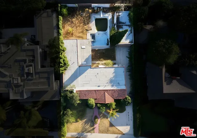 Photo 4 of Single family home for sale at 513 N Rexford Dr, Beverly Hills, CA 90210 | MLS# 26866639 | Listing updated on 2026-09-24