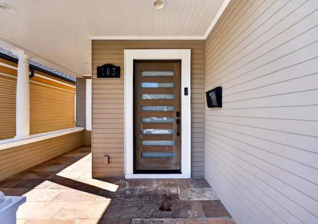 Photo 3 of Sale Pending at 105 Fox Ave, San Jose, CA 95110 | MLS# ML82046469 | Listing updated on 2026-10-09