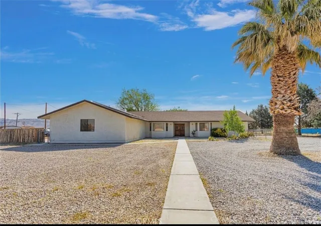 Photo 1 of Sale Pending at 14829 Navajo Rd, Apple Valley, CA 92307 | MLS# IG26165290 | Listing updated on 2026-10-11